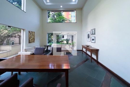 Apartamento à venda, com 405 m², 5 quartos e 4 vagas — Salão de Festas