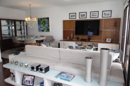 Apartamento mobiliado com 5 quartos e varanda para comprar. — foto 5