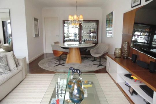 Apartamento mobiliado com 5 quartos e varanda para comprar. — foto 6