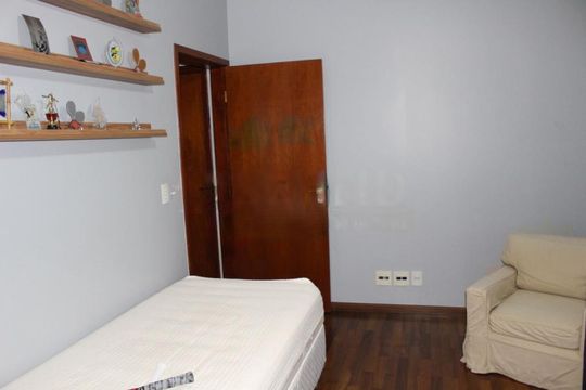 Casa à venda, com 226 m², 3 quartos e 2 vagas — foto 7