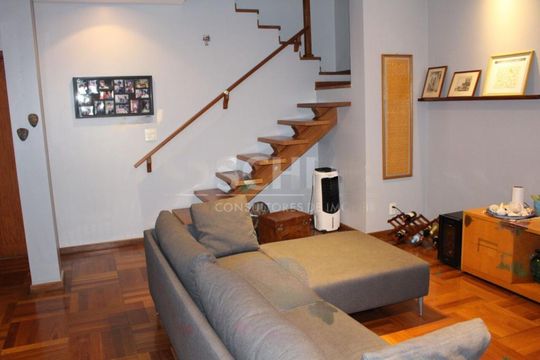 Casa à venda, com 226 m², 3 quartos e 2 vagas — foto 1