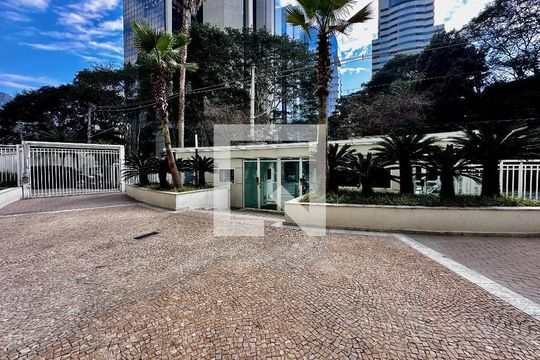 Apartamento à venda, com 112 m², 2 quartos e 2 vagas — Entrada