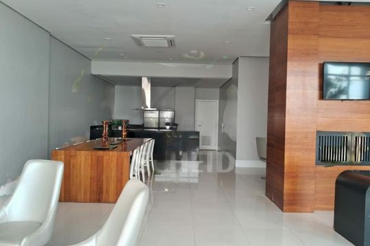 Apartamento mobiliado com 3 quartos, varanda e closet. Ideal para compra e aceita animais. — foto 4