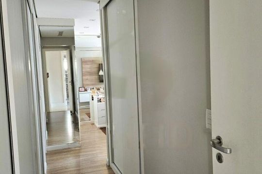 Apartamento mobiliado com 3 quartos, varanda e closet. Ideal para compra e aceita animais. — foto 13