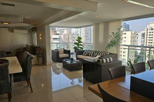 Apartamento mobiliado com 3 quartos, varanda e closet. Ideal para compra e aceita animais. — foto 1