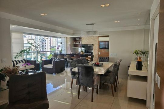 Apartamento mobiliado com 3 quartos, varanda e closet. Ideal para compra e aceita animais. — foto 3