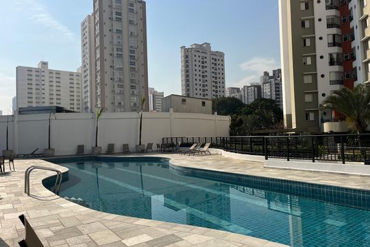 Comprar apartamento na Vila Leopoldina com 2 quartos, piscina e churrasqueira. — Área comum - Piscina