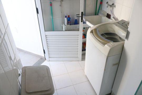 Comprar apartamento na Vila Leopoldina com 2 quartos, piscina e churrasqueira. — Área de Serviço