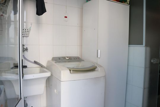 Comprar apartamento na Vila Leopoldina com 2 quartos, piscina e churrasqueira. — Área de Serviço