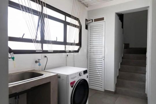 Comprar apartamento mobiliado com 2 quartos, varanda gourmet e piscina no condomínio. — foto 13