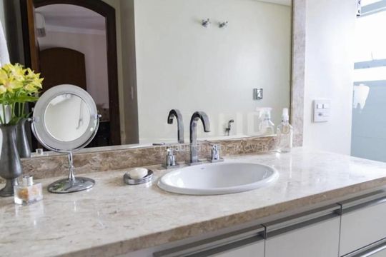 Comprar apartamento mobiliado com 2 quartos, varanda gourmet e piscina no condomínio. — foto 10