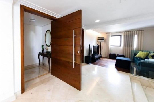 Comprar apartamento mobiliado com 2 quartos, varanda gourmet e piscina no condomínio. — foto 4
