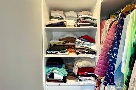 Comprar apartamento em Sumarezinho com 2 quartos, 1 suíte, varanda e academia no condomínio. — Closet do quarto