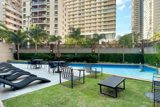 Comprar apartamento em Sumarezinho com 2 quartos, 1 suíte, varanda e academia no condomínio. — Piscina