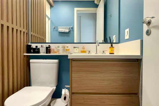 Comprar apartamento em Sumarezinho com 2 quartos, 1 suíte, varanda e academia no condomínio. — Banheiro