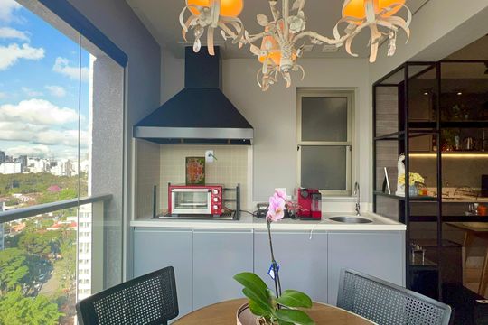 Comprar apartamento em Sumarezinho com 2 quartos, 1 suíte, varanda e academia no condomínio. — Varanda gourmet