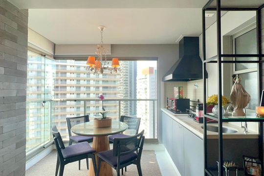 Comprar apartamento em Sumarezinho com 2 quartos, 1 suíte, varanda e academia no condomínio. — Varanda gourmet