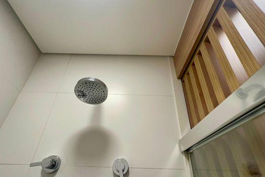 Comprar apartamento em Sumarezinho com 2 quartos, 1 suíte, varanda e academia no condomínio. — Banheiro