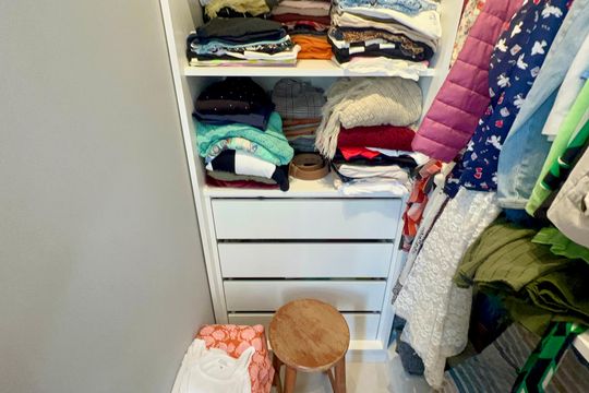 Comprar apartamento em Sumarezinho com 2 quartos, 1 suíte, varanda e academia no condomínio. — Closet do quarto