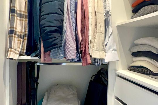 Comprar apartamento em Sumarezinho com 2 quartos, 1 suíte, varanda e academia no condomínio. — Closet da suíte