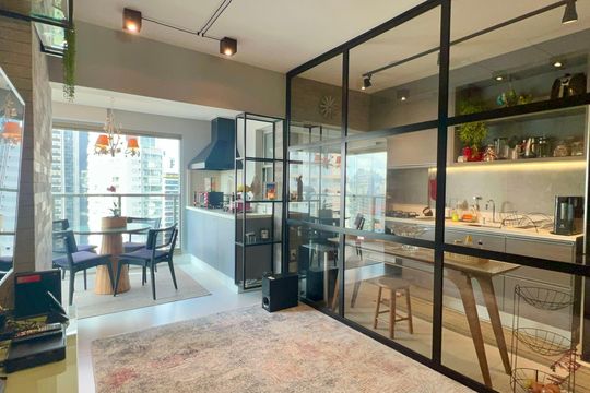 Comprar apartamento em Sumarezinho com 2 quartos, 1 suíte, varanda e academia no condomínio. — Sala de TV