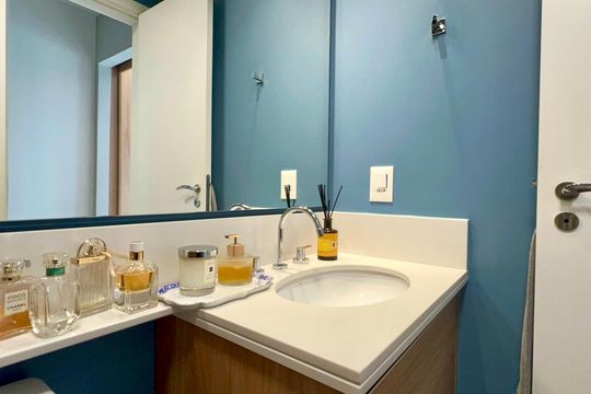 Comprar apartamento em Sumarezinho com 2 quartos, 1 suíte, varanda e academia no condomínio. — Banheiro