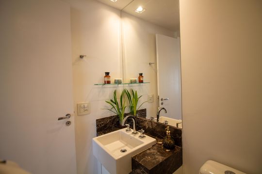 Apartamento com 2 quartos à venda. Oportunidades de compra incríveis disponíveis! — Banheiro