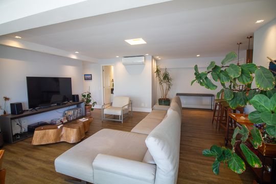 Apartamento com 2 quartos à venda. Oportunidades de compra incríveis disponíveis! — Sala