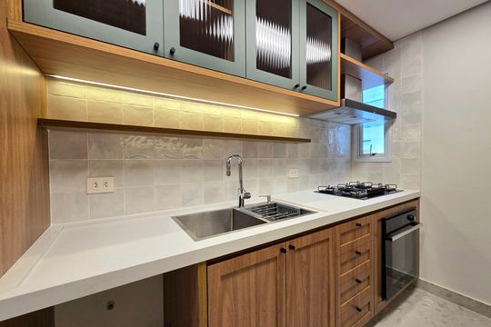 Compra apartamento Itaim Bibi: 2 quartos, varanda. — Cozinha