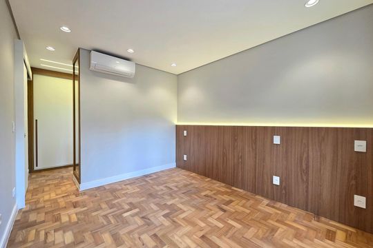 Compra apartamento Itaim Bibi: 2 quartos, varanda. — Suíte 