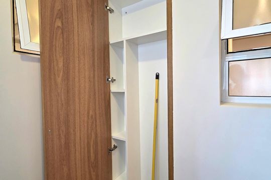 Compra apartamento Itaim Bibi: 2 quartos, varanda. — Área de Serviço