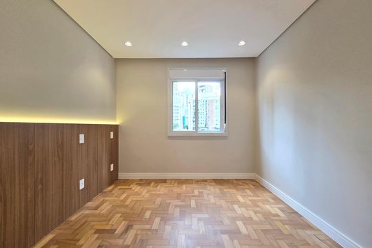 Compra apartamento Itaim Bibi: 2 quartos, varanda. — Suíte 