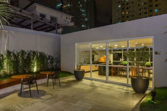 Venda de apartamento mobiliado na Aclimação com 2 quartos, varanda e piscina no condomínio. — foto 24