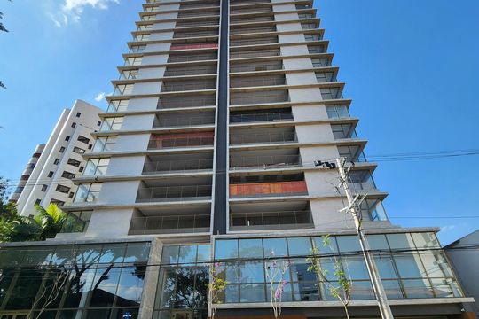 Venda de apartamento em Indianópolis com 2 quartos. — Fachada