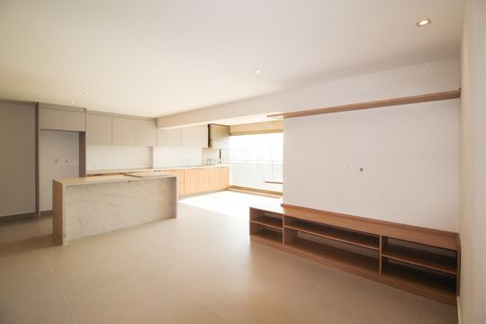 Venda de apartamento em Indianópolis com 2 quartos. — Sala