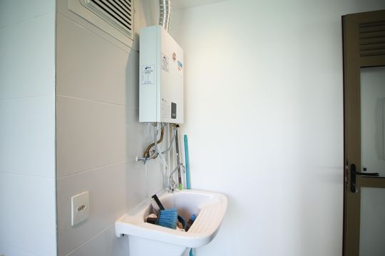 Venda de apartamento em Indianópolis com 2 quartos. — Área de Serviço