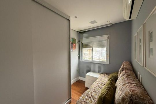 Comprar apartamento mobiliado com 4 quartos, varanda, quintal, piscina e churrasqueira no condomínio. — foto 20