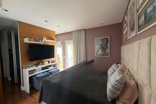 Comprar apartamento mobiliado com 4 quartos, varanda, quintal, piscina e churrasqueira no condomínio. — foto 18