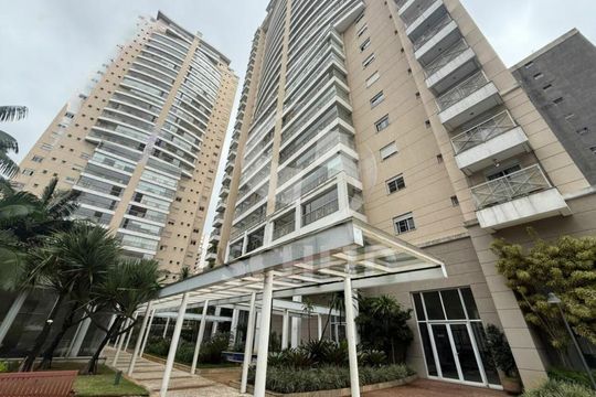 Comprar apartamento mobiliado com 4 quartos, varanda, quintal, piscina e churrasqueira no condomínio. — foto 47