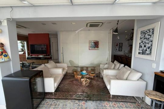 Comprar apartamento mobiliado com 4 quartos, varanda, quintal, piscina e churrasqueira no condomínio. — foto 10