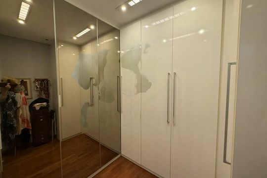 Comprar apartamento mobiliado com 4 quartos, varanda, quintal, piscina e churrasqueira no condomínio. — foto 16
