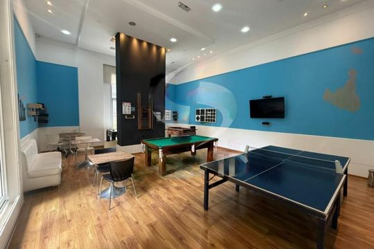Comprar apartamento mobiliado com 4 quartos, varanda, quintal, piscina e churrasqueira no condomínio. — foto 4