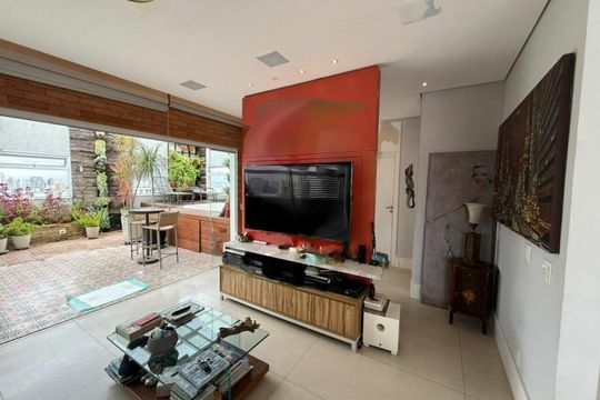 Comprar apartamento mobiliado com 4 quartos, varanda, quintal, piscina e churrasqueira no condomínio. — foto 2