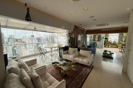 Comprar apartamento mobiliado com 4 quartos, varanda, quintal, piscina e churrasqueira no condomínio. — foto 11