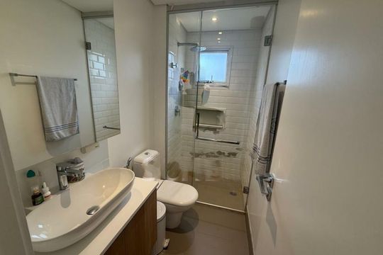 Comprar apartamento mobiliado com 3 suítes, varanda, closet e academia, piscina e churrasqueira no condomínio. — foto 20