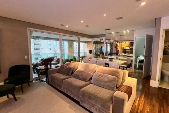 Compra apartamento mobiliado em Campo Belo com varanda, closet, 3 suítes e academia no condomínio. — foto 2