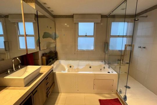 Compra apartamento mobiliado em Campo Belo com varanda, closet, 3 suítes e academia no condomínio. — foto 11