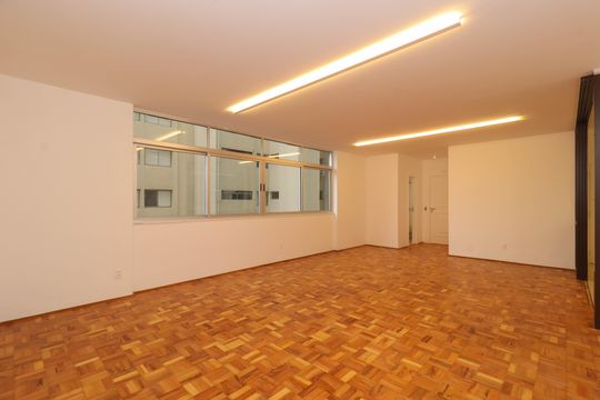 Compra de apartamento com 3 quartos. Ideal para você! — Sala