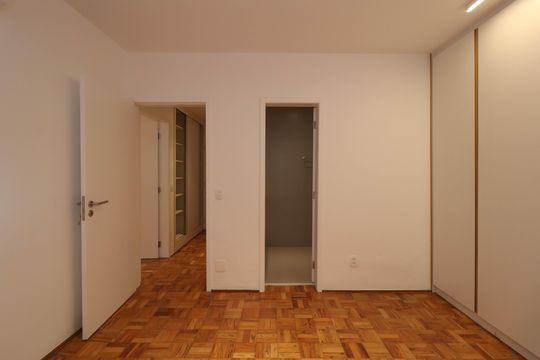 Compra de apartamento com 3 quartos. Ideal para você! — Suíte 2
