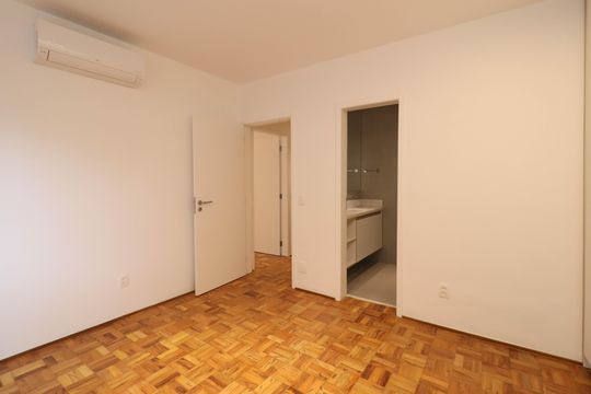 Compra de apartamento com 3 quartos. Ideal para você! — Suíte 2